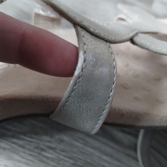 Vionic Jodie Gold Strappy Sandals Women's Size 9 - Picture 5 of 5